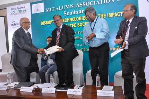 15 Seminar on Disruptive Technologies